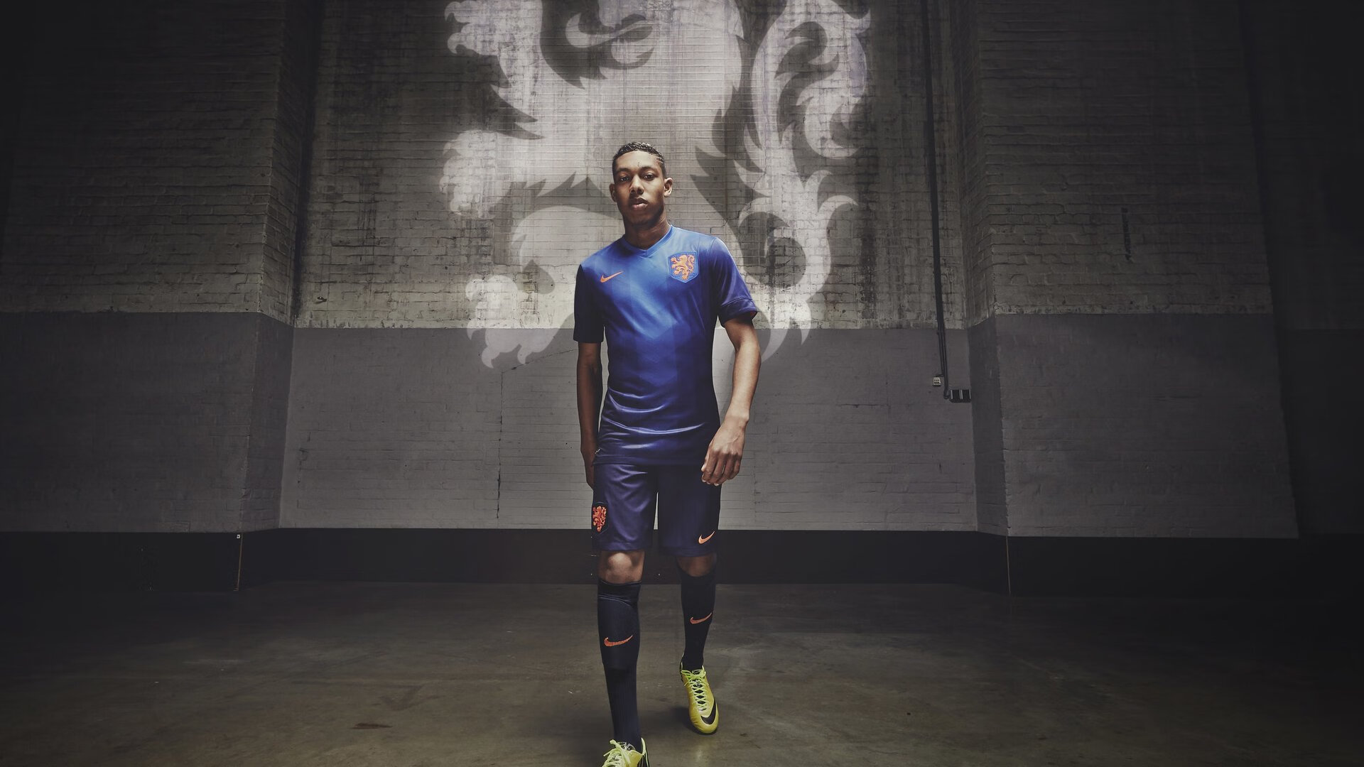 爱游戏娱乐-赛季最佳防守阵容，谁能顶替“铁壁”位置？，铁壁防御什么意思